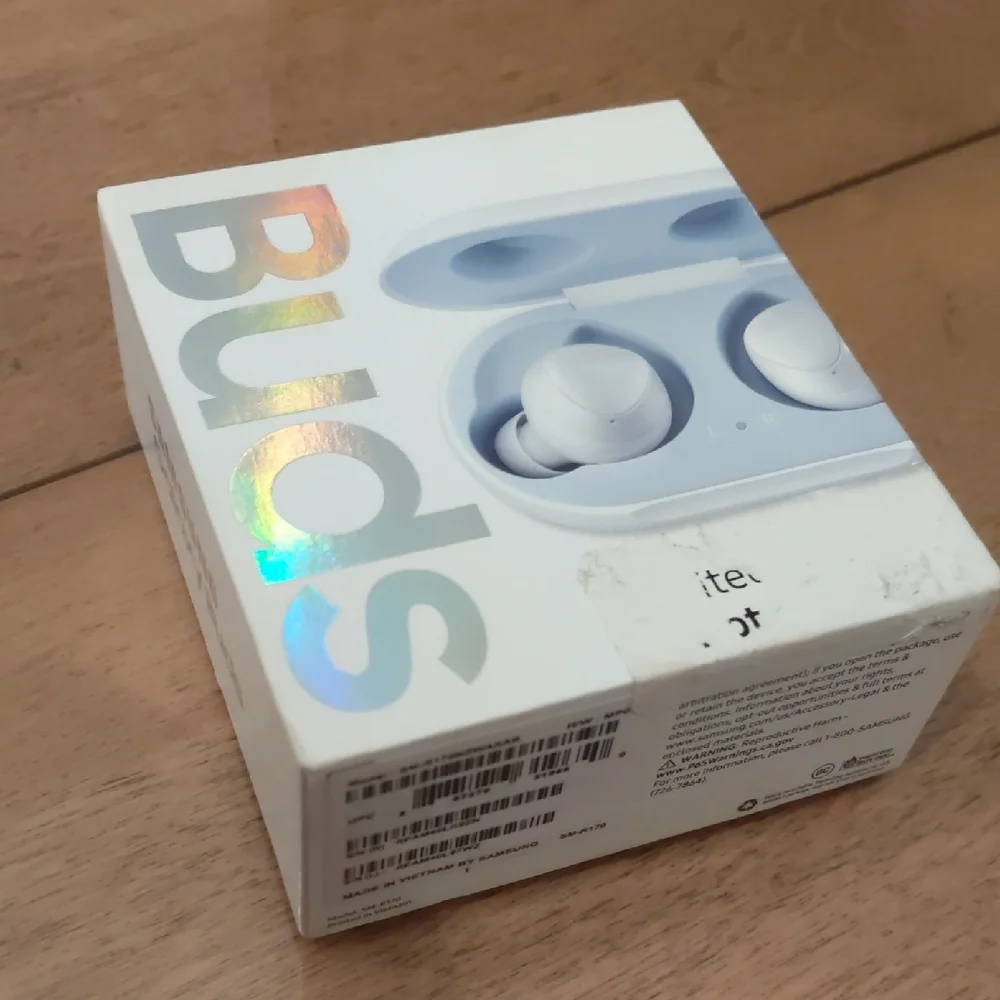Samsung White True Wireless Earbuds